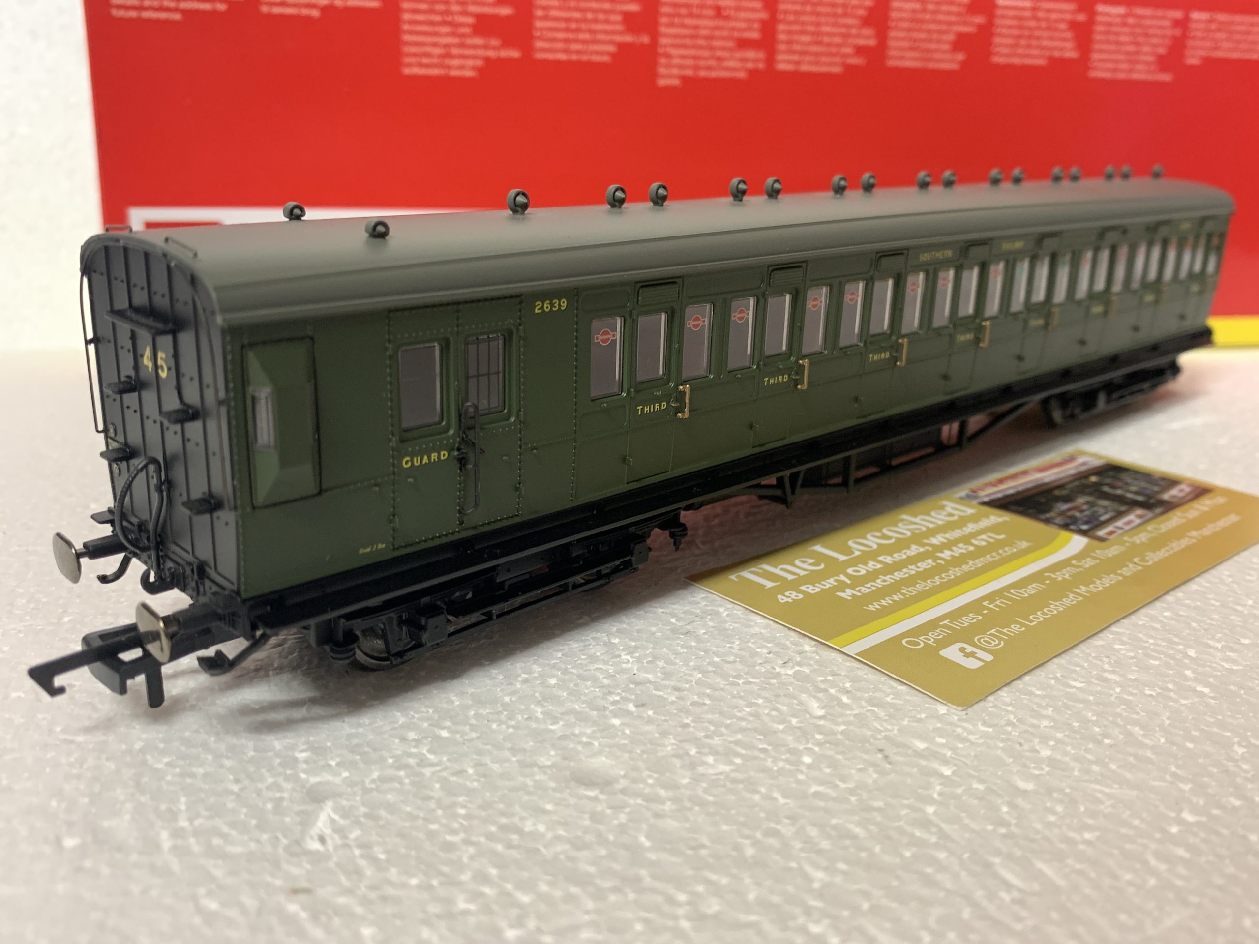 Hornby R4717 SR ex LSWR Non-corridor Brake 3rd (Diag 99